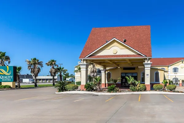 Photo 1 - Quality Suites Houston North - Spring