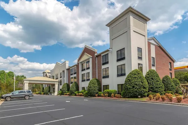 Photo 1 - Comfort Inn & Suites Dahlonega University Area