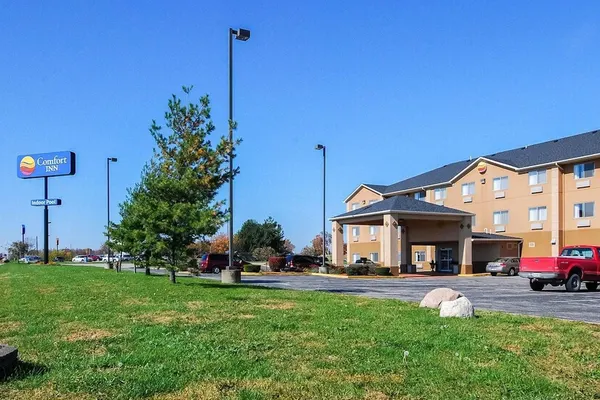 Photo 1 - Comfort Inn & Suites North Greenfield