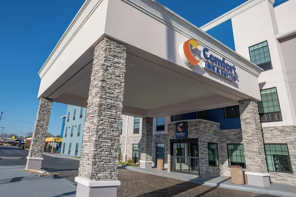 Photo 1 - Comfort Inn & Suites River City Decatur
