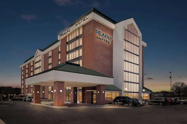 Photo 1 - Prado Hotel