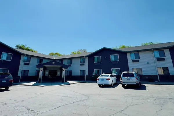 Photo 1 - Super 8 by Wyndham Shakopee