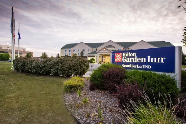 Photo 1 - Hilton Garden Inn Grand Forks - UND
