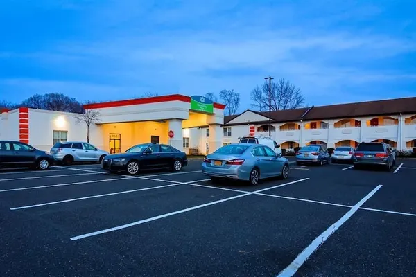 Photo 1 - Travelodge by Wyndham Bellmawr