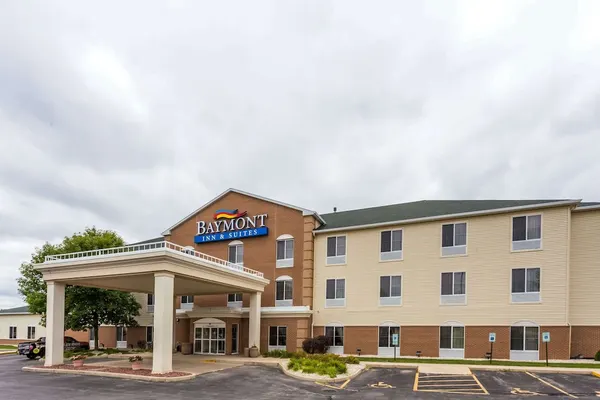 Photo 1 - Baymont by Wyndham Waterford/Burlington WI