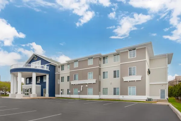 Photo 1 - MainStay Suites Madison Airport