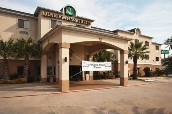 Photo 1 - Quality Inn & Suites, Near University