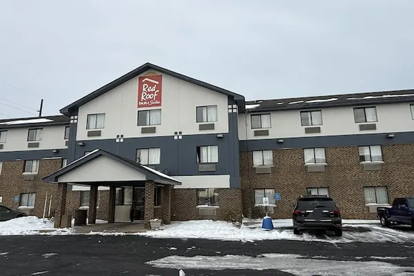 Photo 1 - Red Roof Inn & Suites Hammond, IN