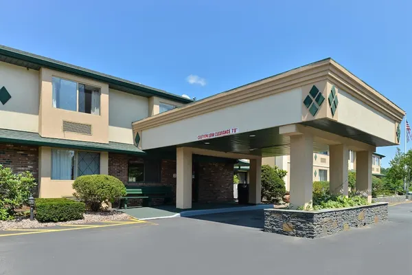 Photo 1 - Americas Best Value Inn New Paltz