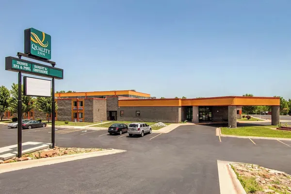 Photo 1 - Quality Inn Arkansas City North