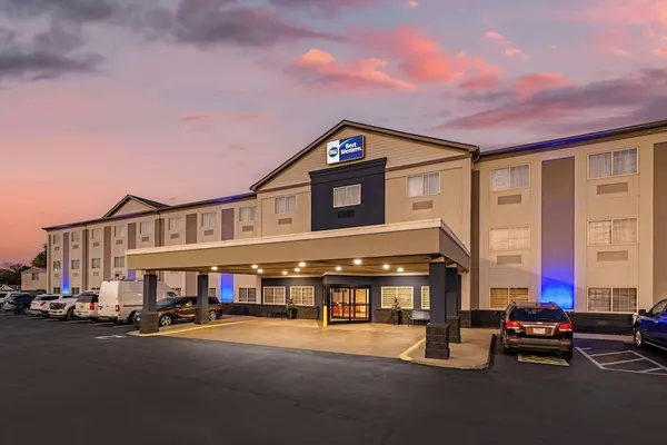 Photo 1 - Best Western Louisville Airport Expo