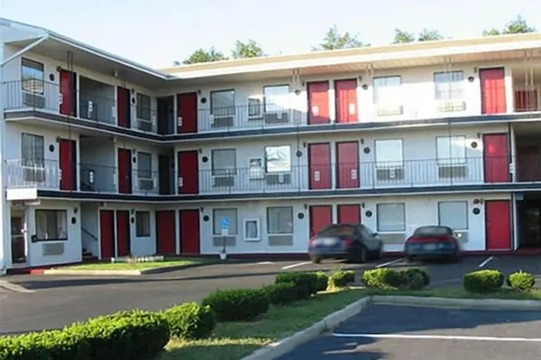 Photo 1 - Red Carpet Inn Williamstown
