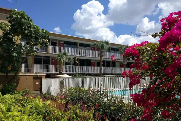 Photo 1 - Red Carpet Inn Airport and Cruise Port Hotel Fort Lauderdale