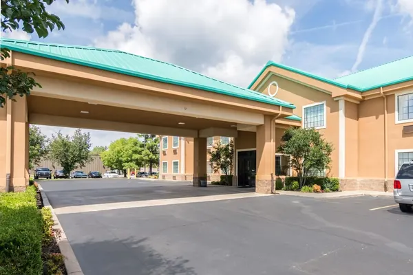 Photo 1 - Quality Inn & Suites Alma - Fort Smith Northeast