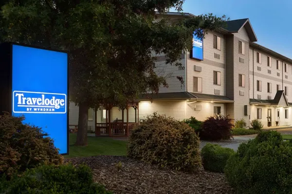 Photo 1 - Travelodge by Wyndham Hermiston