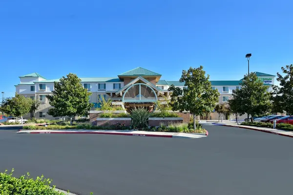 Photo 1 - Holiday Inn Express & Suites Elk Grove Central - Hwy 99, an IHG Hotel