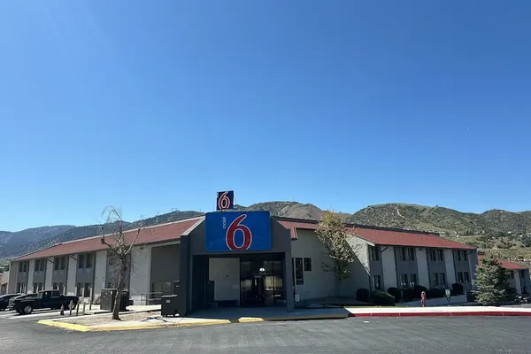 Photo 1 - Motel 6 Lebec, CA