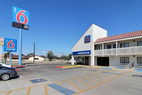 Photo 1 - Motel 6 Amarillo, TX - Airport