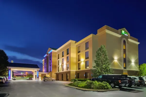 Photo 1 - Holiday Inn Express And Suites Fort Wayne, an IHG Hotel