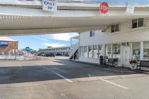 Photo 1 - Americas Best Value Inn & Suites Hyannis Cape Cod