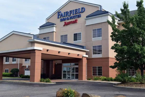 Photo 1 - Fairfield Inn and Suites by Marriott Youngstown Austintown