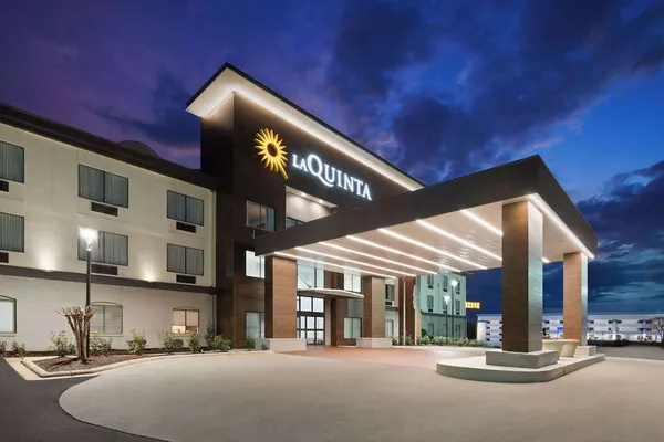 Photo 1 - La Quinta Inn & Suites by Wyndham Meridian