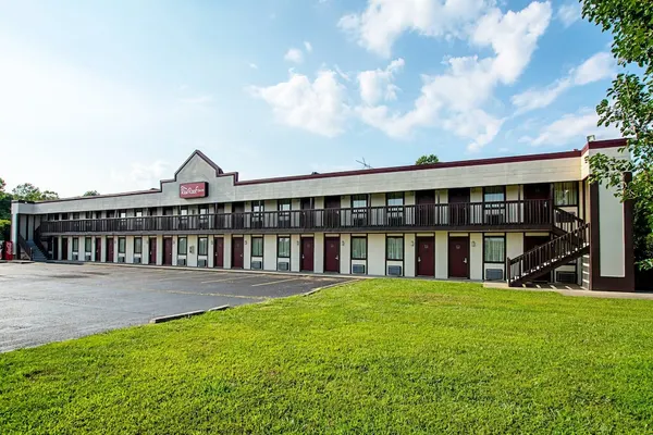 Photo 1 - Red Roof Inn Scottsburg