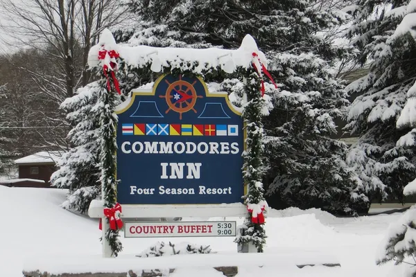 Photo 1 - Commodores Inn