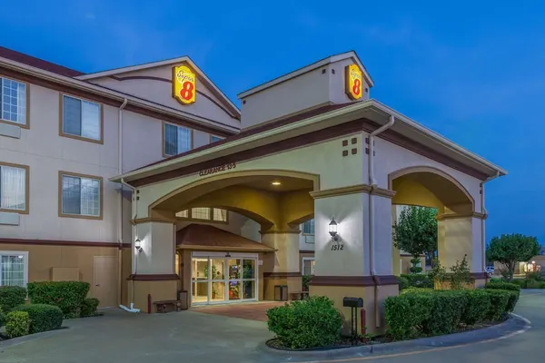 Photo 1 - Super 8 by Wyndham Hillsboro TX