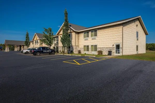 Photo 1 - Rodeway Inn & Suites Tomahawk