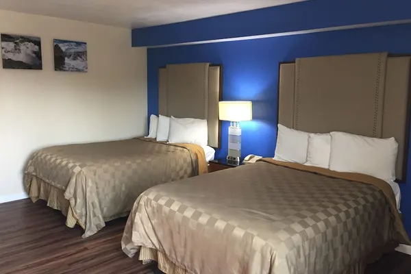 Photo 1 - California Inn and Suites Bakersfield