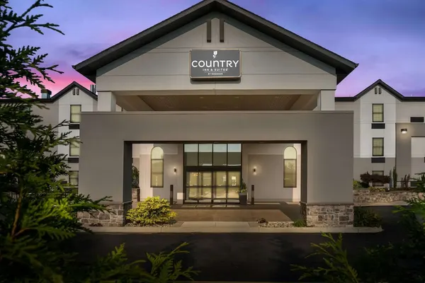 Photo 1 - Country Inn & Suites by Radisson, Grandville-Grand Rapids West, MI