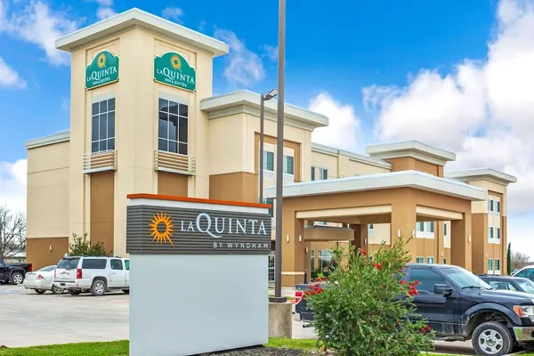 Photo 1 - La Quinta Inn & Suites by Wyndham Gonzales TX