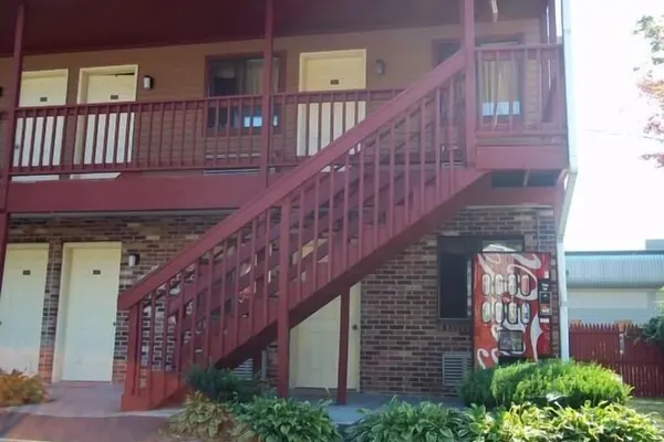 Photo 1 - Naugatuck Motor Lodge