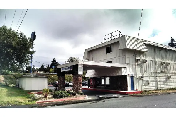 Photo 1 - Motel 6 Bremerton, WA