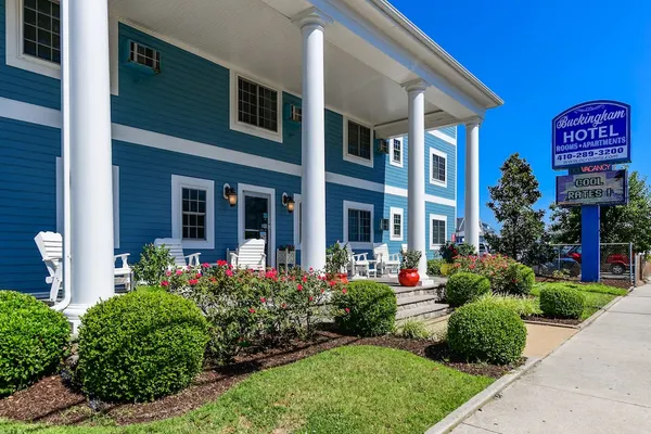 Photo 1 - Commander Beach House Hotel
