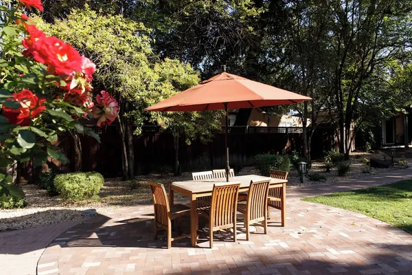 Photo 1 - El Bonita Motel