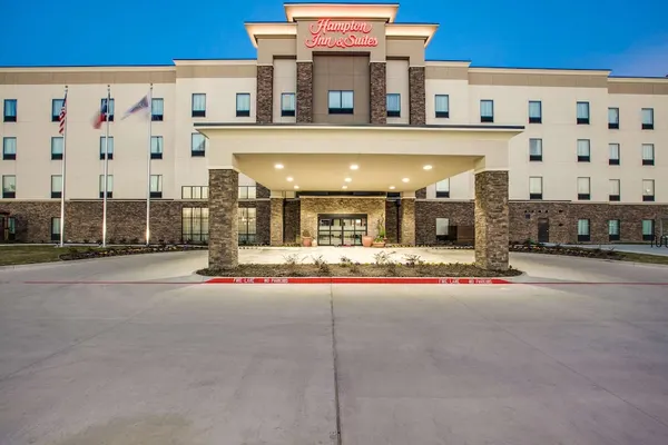 Photo 1 - Hampton Inn & Suites Dallas/Ft. Worth Airport South