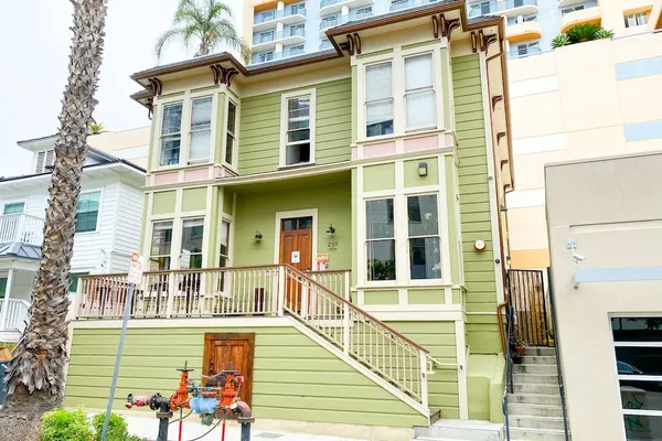 Photo 1 - International Travelers House Adventure Hostel