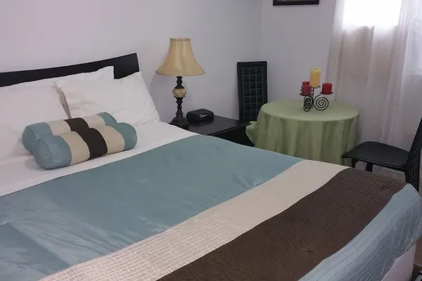 Photo 1 - Delz Bed & Breakfast