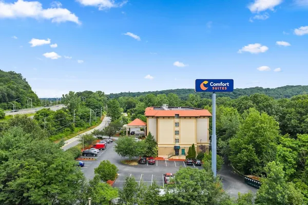 Photo 1 - Comfort Suites Near Casinos Norwich-Uncasville CT