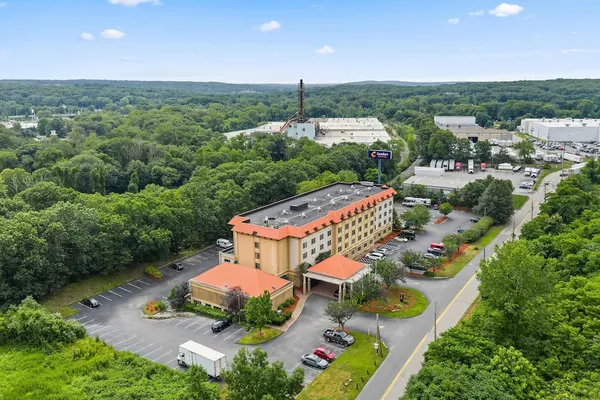 Photo 1 - Comfort Suites Near Casinos Norwich-Uncasville CT
