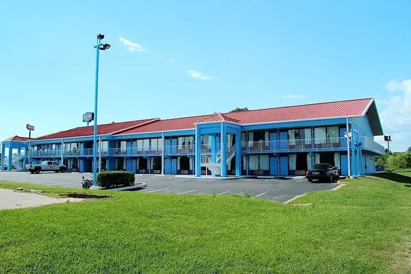 Photo 1 - Wind Chase Inn