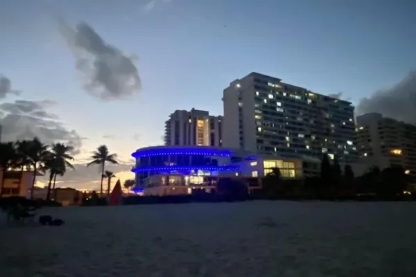 Photo 1 - Large Ocean front Penthouse