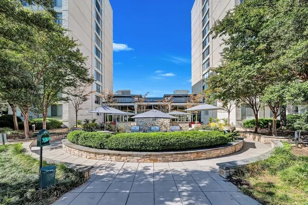 Photo 1 - Bright Comfort in DC Apts