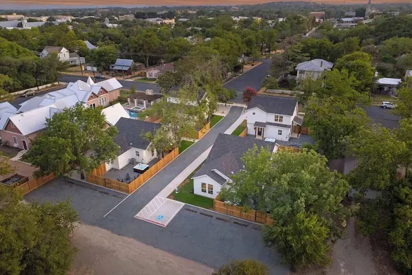 Photo 1 - Southern Vine Sip and Stay Combo