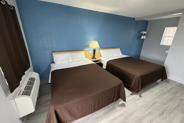 Photo 1 - Budget Inn
