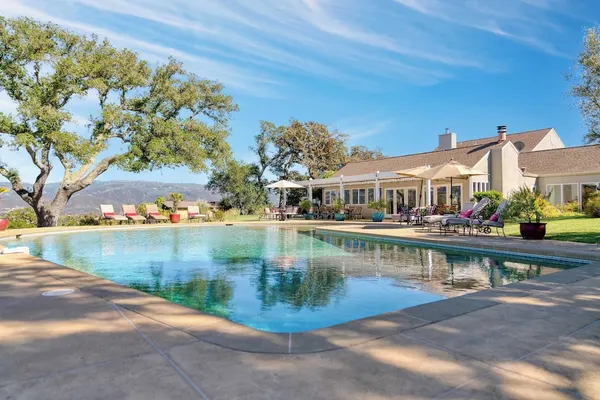 Photo 1 - Sonoma Sunshine by Avantstay Countryside Views