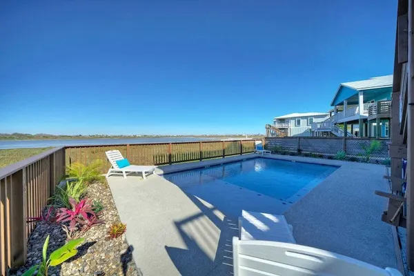 Photo 1 - Pelican's Porch by Avantstay Private Pool, Views