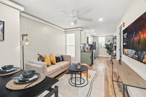 Photo 1 - 1BR Passyunk AveStunner-Perfect Location